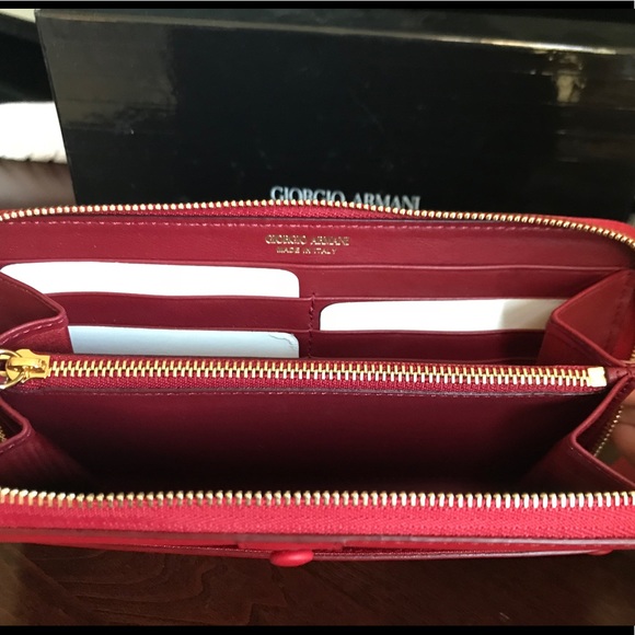 ⛔️SOLD/Authentic GIORGIO ARMANI leather zip wallet - Picture 4 of 8